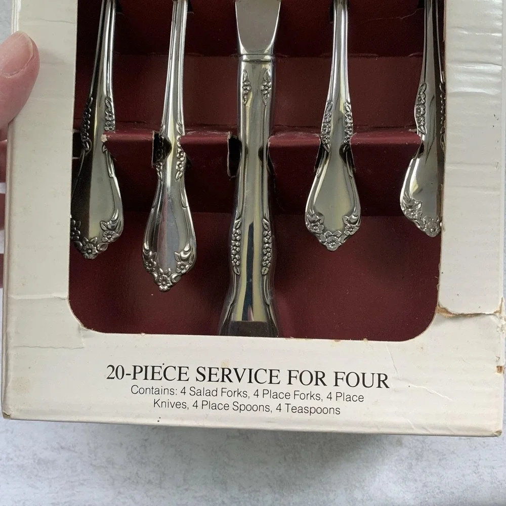 1992 Oneida Amadeus Stainless Flatware Set 20 Pc Service for 4 USA New Open Box